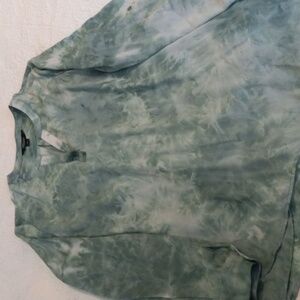 Simply Vera L Vera Wang Green Print Long Sleeved Shirt